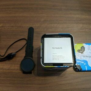 TicWatch E スマートウォッチ Wear OS by Google