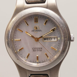 yj05-CITIZEN シチズン 腕時計 ATTESA アテッサ B800-13963 エコドライブ デイデイト シェル文字盤の画像3