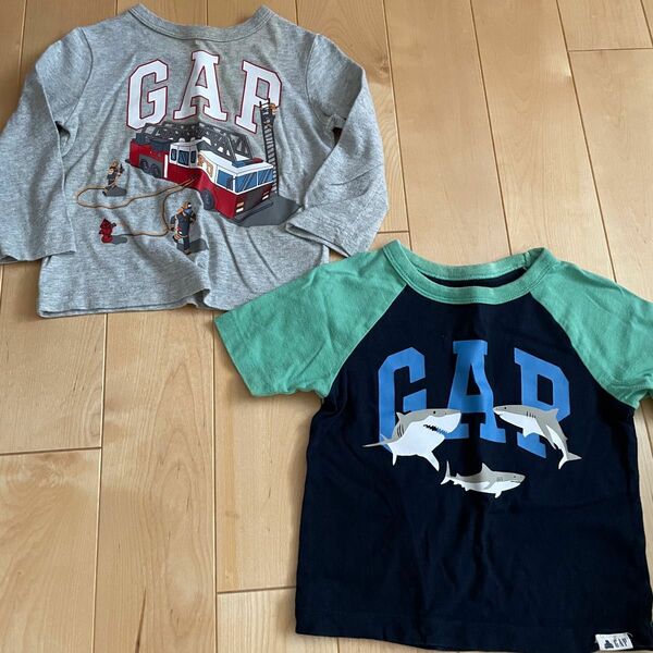 ベビー　ロンT Tシャツ　 GAP 80センチ　車　サメ