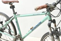 Bianchi attivo ビアンキ アッティーボ クロスバイク　24段ギア　タイヤ交換必要 未登録バイク サスペンション 大阪引き取りのみ！_画像3