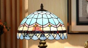 ◆ 芸術品◆ ステンドランプ ステンドグラス 花柄 レトロな雰囲気がおしゃれ ティファニー デスクライト 照明 リビング