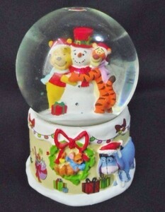  bear. Pooh Christmas snow dome / snow glove Disney snow ... snowman 