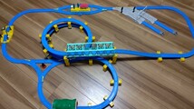 プラレール 3段ループ 大鉄橋 車両基地 踏み切り トンネル 駅など_画像9