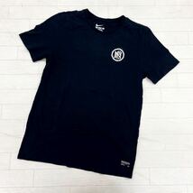 1023◎ THE NIKE TEE ナイキ トップス Tシャツ カットソー クルーネック 半袖 ロゴ 文字 プリント カジュアル ブラック メンズM_画像1