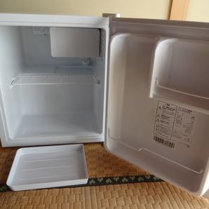 中古品 Hisense ハイセンスジャパン １ドア冷蔵庫 42L EH-R421W 2017年製 の画像3