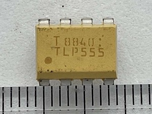 DIPフォトカプラ TLP555 TOSHIBA (2個) (東芝製) (出品番号727-2）