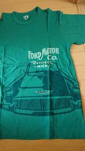 美品☆UT『FORD MOTOR』Tシャツ(半袖)Lサイズ/緑/フォード/アメリカン/ブランド/ファッション/カットソー/オシャレ/服/車/自動車/大人気