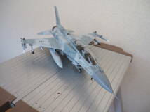 1/48　F-16F（ブロック60）ファイティングファルコンの完成品_画像1