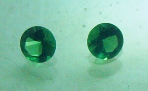 Burma*451* prompt decision bargain! Special class Brazil production emerald * pair 