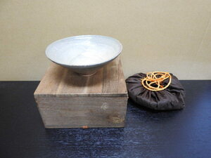 高麗青磁平茶碗　保存箱　Y102