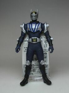 【送料込】バンダイ　レジェンドライダー　仮面ライダー龍騎　仮面ライダーナイト　タグ・カード付未使用品　ソフビ人形