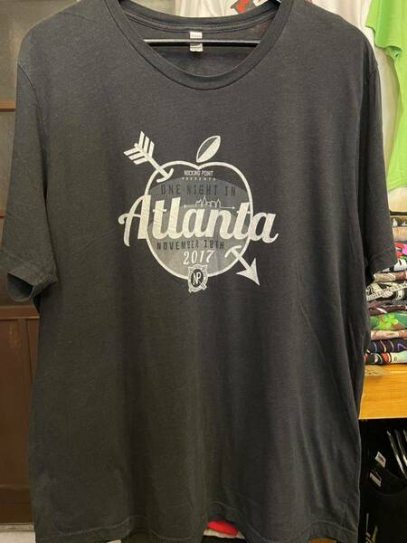 ★USA古着　りんごモチーフ　弓矢　Atlanta Tシャツ グレー　darkgray CANVAS 2XL 大きいサイズ