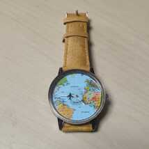 ◎腕時計 アナログ ラウンドウォッチ 航空機 飛行機 文字盤 世界地図 ワールドマップ イエロー_画像1