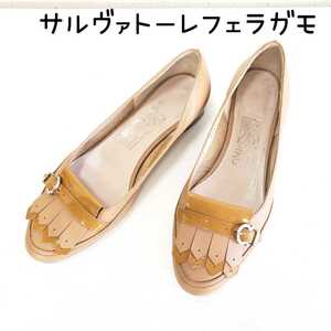 美品◆Salvatore Ferragamo サルヴァトーレフェラガモ 本革レザー タッセルローファーパンプス ローヒール レディース(6C)ベージュ