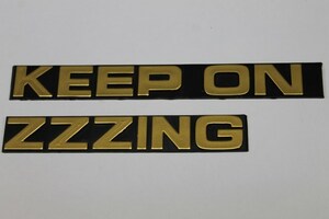 USAエンブレム KEEPON ZZZING ゴールド フェアレディZ S30/S130/Z31/Z32/Z33/Z34 新品 NISSAN 240Z/260Z/280Z/280ZX/300ZX/350Z/370Z