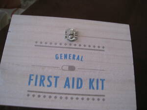 ■即決価格　FIRST　AID　KIT　ファーストエイドキットボックス　救急箱　木製◆中古◆