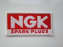 NGK SPARK PLUGS スパークプラグ 長方形 赤 白 ワッペン/自動車 バイク オートバイ 整備 作業着 122_画像3