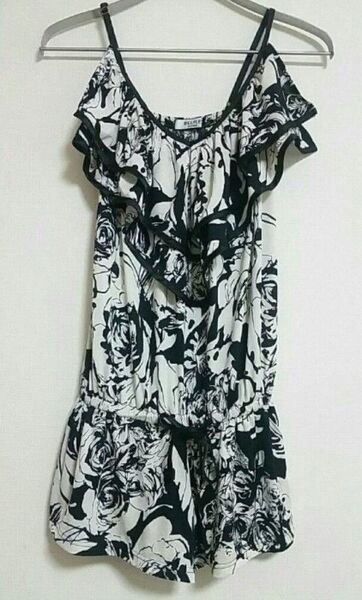 DELYLE*デイライル*花柄ショートサロペット*ロンパース