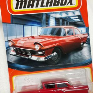 マッチボックス 1957 FORD CUSTOM 300 赤 MATCHBOX フォード カスタム 300 トミカ サイズの画像1