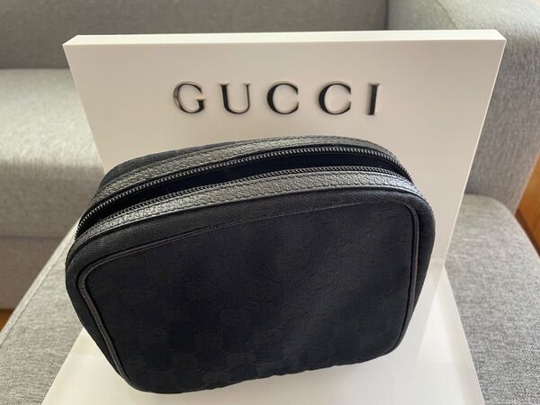 GUCCIポーチ