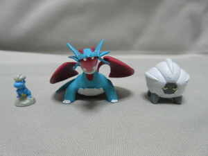 【台座欠品】立体ポケモン図鑑 タツベイ　コモルー　ボーマンダ★