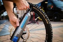 Schwalbe シュワルベ TIRE BOOSTER タイヤブースター チューブレス インフレーター マウンティングストラップ付き 自転車_画像2