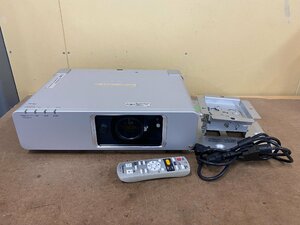 ◇[中古]Panasonic 業務用 液晶プロジェクター PT-F300 4000lm 1024x768 ランプ2899h 簡易動作確認 リモコン・天吊り金具付 現状品