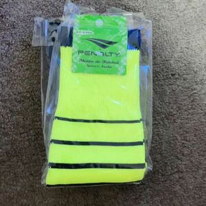 * new goods unopened *PENALTY penalty soccer socks 22~24. yellow color 