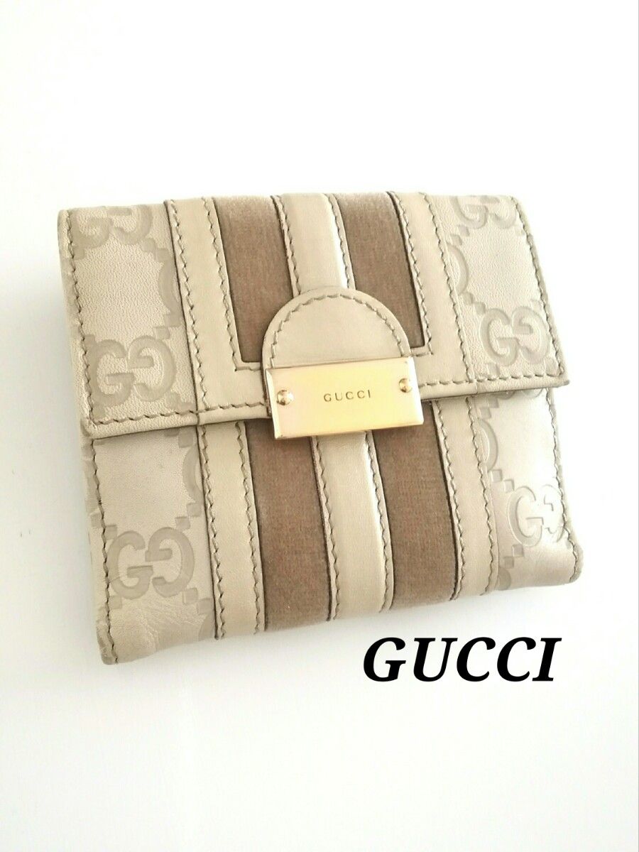 GUCCI グッチ コンパクトウォレット GGスプリーム ストロベリー 付属品