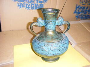 真鍮青銅色　花瓶　　骨董 飾り壺　サイズ高さ約１９cm