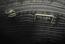 PRADA　プラダ ショルダーバッグ　ブラック　金属持ち手　本革_画像10