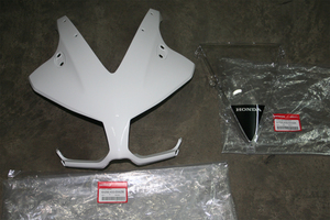 CBR250R MC41 2014～ 2眼 64100+64250-K33-D00ZB フロントアッパーカウル+スクリーン 白 White NH196 純正品 同梱割引