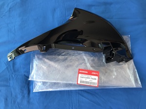 CBR150R CS150R 64210-KPP-T00ZB フロントサイドカウル 右 黒 Black NH1 純正品 同梱割引