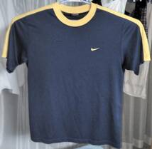 NIKE　ナイキ　半袖　洋服　紺色　Tシャツ　おしゃれ　カッコイイ　服　トレーニングウェア　n376_画像1