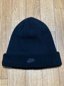 美中古 NIKE Sherpa Beanie AA8270-010 BLACK ナイキ シェルパ ビーニー ニット帽 ニットキャップ　帽子 ブラック 黒 フリース