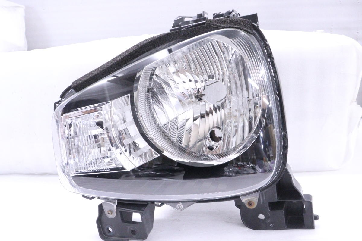 独特な店 新品 スズキ アルト HA36S 純正左ヘッドランプ35320-74P11