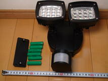 ★人感センサー付自動LED照明★ 防雨構造のLEDセンサーライト(2灯式)★電池式★太陽電池使用の際に必要なニッカド電池6本をお付けします_画像8