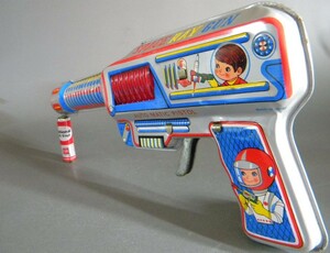  that time thing ** child astronaut SPACE GUN Laser sound out departure fire!! Space gun made in Japan tin plate ROBOT atomic gun ** unused dead stock goods 