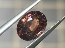 サファイア 1.73ct 約8.0×6.2×3.8mm タンザニア産 ブラウンピンクレッド インクルージョン オーバル ファセット 天然 天然石 ルース 大粒_画像5