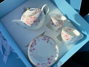 極美品 ウェッジウッド wedgwood 　春　桜柄　ティーポット　ティーカップ　ソーサー　2客セット　洋食器 インテリア コーヒーカップ