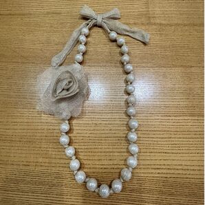 薔薇コサージュ付き レースパールネックレス