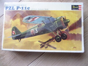 Revell 1/72 PZL P-11C（箱開封、主翼と胴体を結ぶ支柱（棒）3本が欠品（自作は可能でしょう）スタンドも：画像で納得される方のみ。