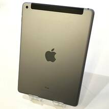 【中古】海外版SIMフリー iPad 第6世代 9.7インチ Wi-Fi+Cellularモデル 32GB スペースグレイ MR6Y2LL/A_画像2