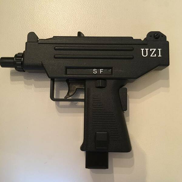 ★WORLD　UZI SF　※3０年以上昔の銀玉鉄砲（未使用）です。