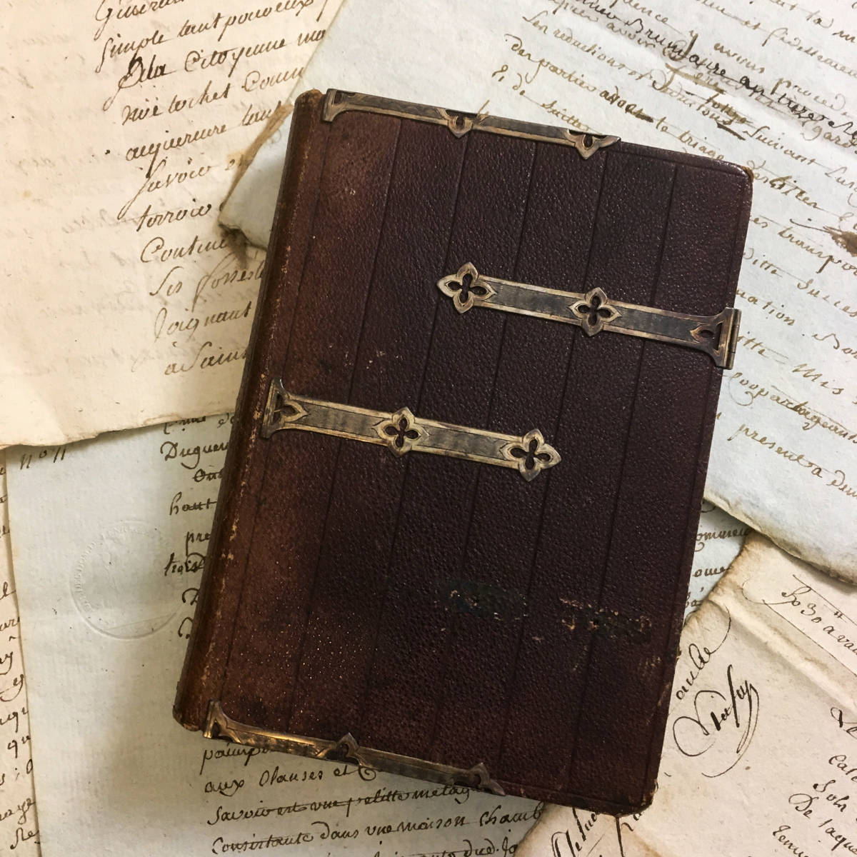 0523B フランス アンティーク 1716年刊 革装 洋書 古書 ディスプレイ