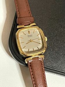 001 動作品 ■セイコー SEIKO レディース腕時計 1421ー5400 ゴールド