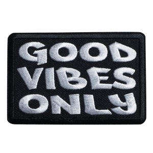 Ivamis Trading パッチ GOOD VIBES ONLY アイロンシート付き ツイル生地 P5797