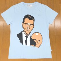 美品 MICHAEL ROBERTS ONE-T-SHIRT マイケルロバーツ プリント Tシャツ M 水色 ライトブルー 半袖 人物 似顔絵 日本製 メンズ 紳士_画像1