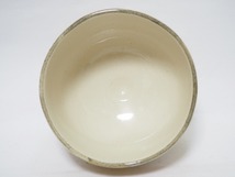 A1568 京焼 沖野和香 作 乾山蔦文 面取 茶碗 紙箱付 ☆ 茶道具 抹茶器 茶器 抹茶道具 茶懐石 抹茶碗 陶器 作家物 在銘 陶印 美品 良品 無傷_画像6