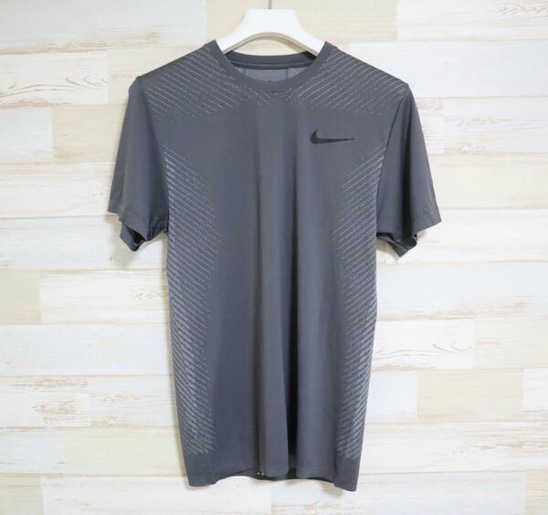 新品 定価6600円 Mサイズ NIKE ナイキ メンズ 半袖 コンプレッションDF シームレス 半袖シャツ　DM5510